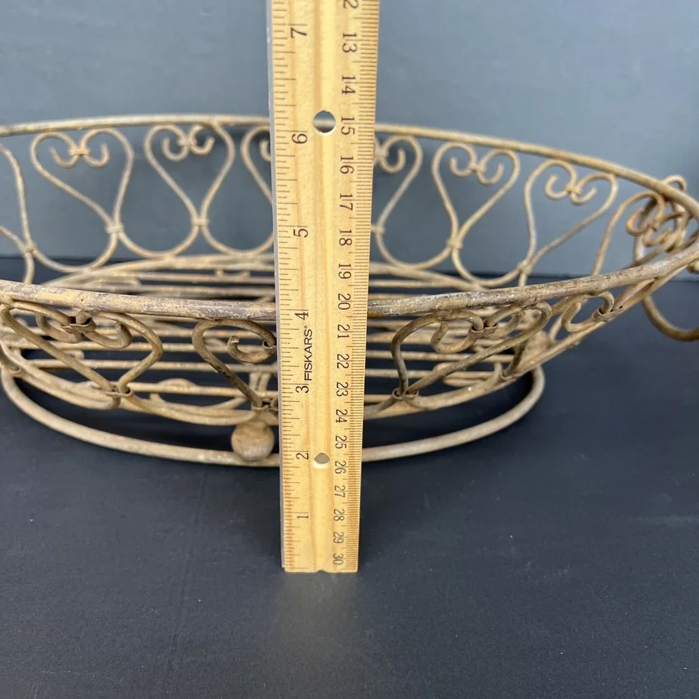 VTG Primitive Rusty Metal Wire Basket Handles 16x12x4 Farmhouse Centerpiece